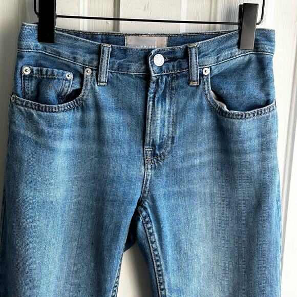Everlane Lightweight Relaxed Jeans - Picture 3 of 9
